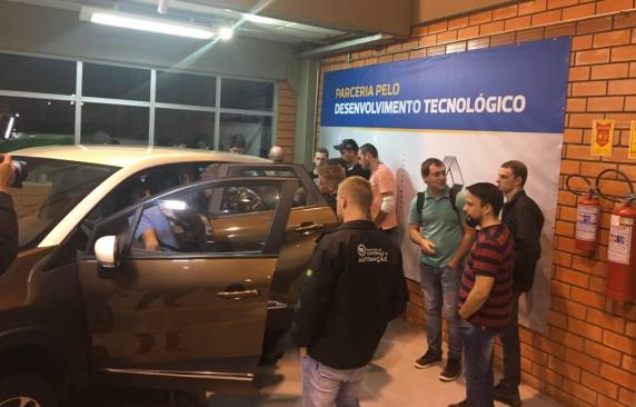 FAHOR recebe
veículo Captur para estudantes utilizarem em pesquisas - foto 2