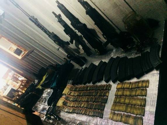 Foragido, assaltante de bancos Papagaio é preso no Paraná portando fuzis e arma capaz de derrubar avião - foto 2