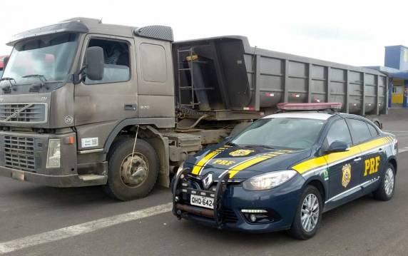 PRF flagra quase 20 toneladas de peso excedente em três caminhões na BR 101 em Araranguá - foto 3