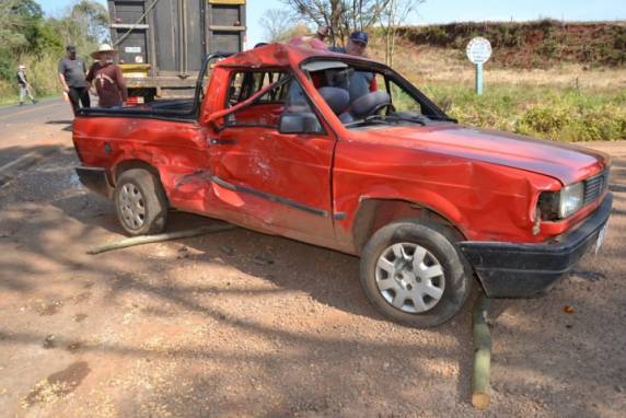Colisão entre carreta e carro em Ronda Alta deixa mulher gravemente ferida - foto 3