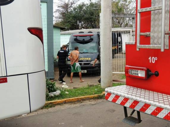 Devassa no Presídio de Alegrete localiza arsenal de armas, drogas e celulares - foto 3