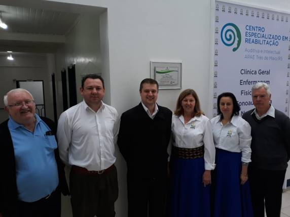 Diretoria e conselheiros do Sicredi Noroeste RS visitam a Apae de Três de Maio - foto 4