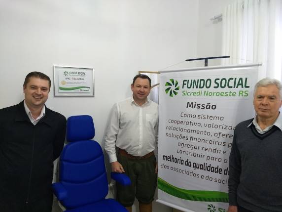 Diretoria e conselheiros do Sicredi Noroeste RS visitam a Apae de Três de Maio - foto 3