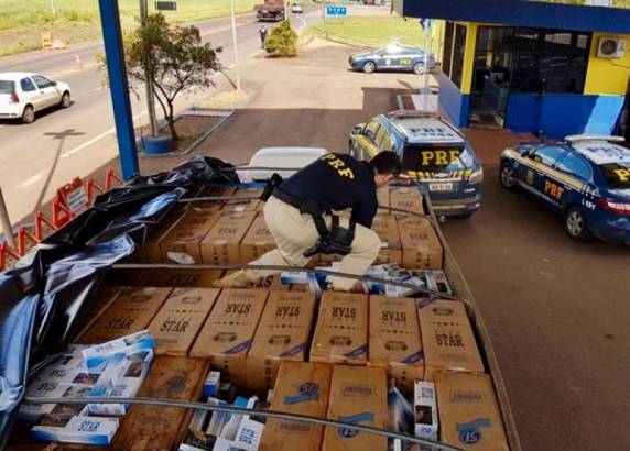 Caminhão carregado com cigarros contrabandeados é apreendido em Ametista do Sul - foto 4