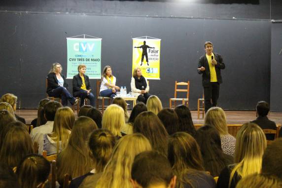 Setrem promove palestra 

com voluntários do CVV - foto 2