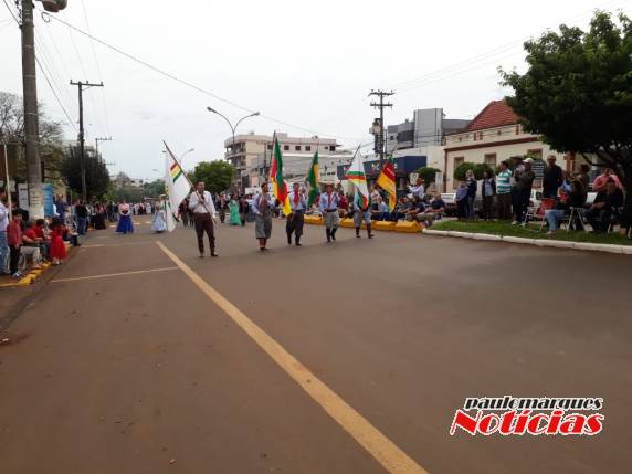 Desfile comemora o Dia do Gaúcho em Três de Maio - foto 2