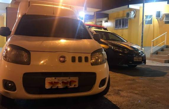 PRF prende dois homens em Barra Velha com onze conjuntos de
pneus furtados - foto 2