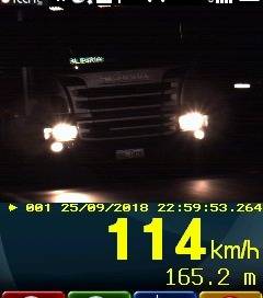 Fiscalização noturna flagra automóvel a 190 km/h no norte do estado - foto 2