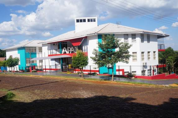 É o aniversário da Escola de Surdos