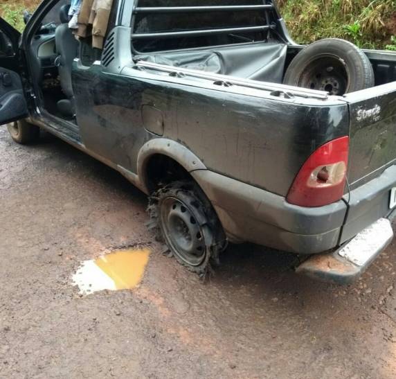 Veículo é abandonado em Ibirubá com luvas e toucas
ninja - foto 2