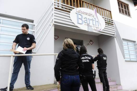 Cinco mandados de busca e apreensão estão sendo cumpridos em Porto Alegre, São Jerônimo, Charqueadas, 

Minas do Leão e Butiá