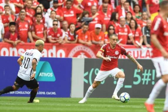 Jogo dramático no Beira-Rio começou com gol contra de Emerson Santos