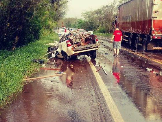 Colisão frontal
envolve caminhonete e carreta na RS 210 entre Boa Vista do Buricá e São Martinho - foto 3