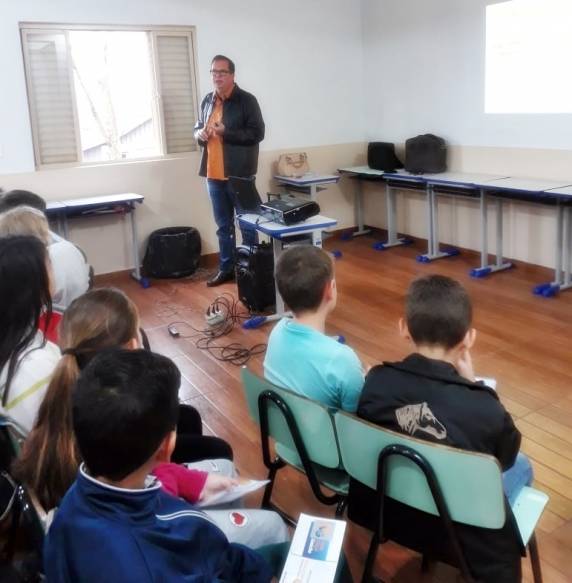 Educação Fiscal é tema de palestra nas escolas Francisco Sales Guimarães e São Pedro - foto 5