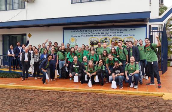 Apae de Três de Maio recebe ação social do Programa de Desenvolvimento de Lideranças
da John Deere - foto 2