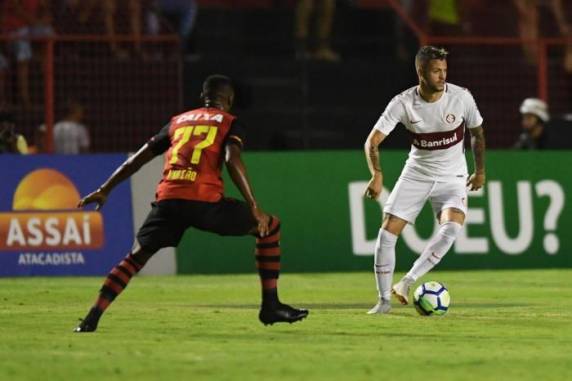 Time saiu na frente com Nico López, mas tomou 

dois gols nos minutos finais