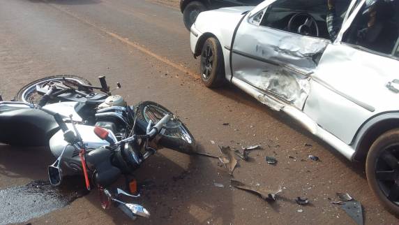 Acidente na BR 472 em Guia Lopes deixa dois
feridos - foto 2