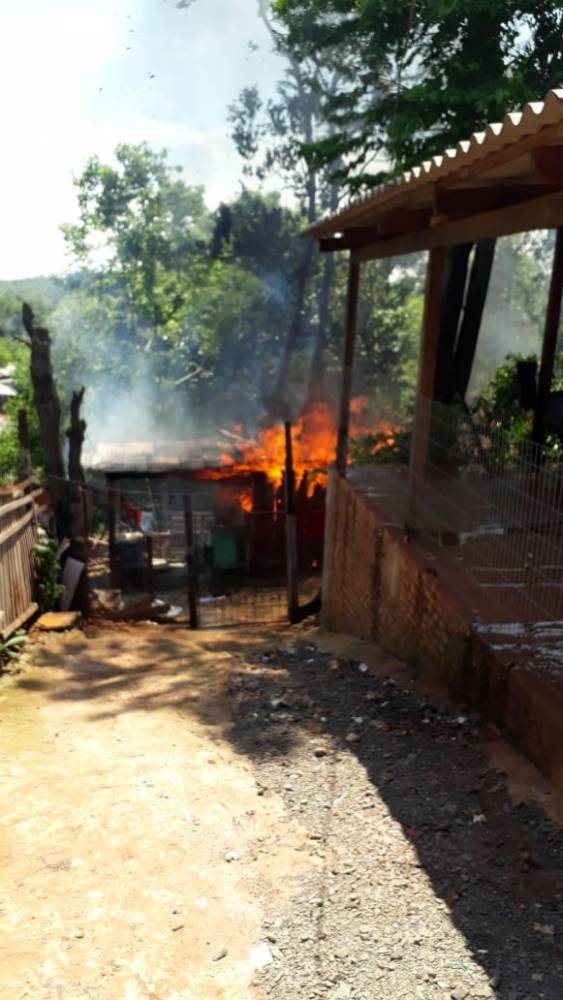 Residência é consumida pelo fogo em Ijuí - foto 2
