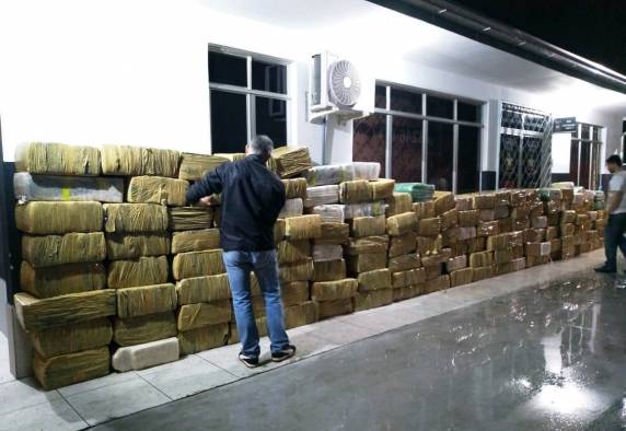 Ação conjunta PRF e PM faz em Itajaí a maior apreensão de maconha já realizada em Santa Catarina - foto 6
