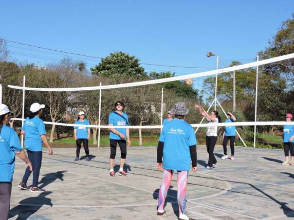 Grupo de idosos é pioneiro com jogo de câmbio na cidade - foto 5