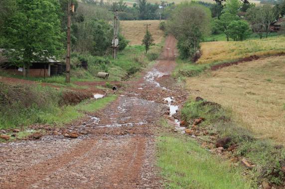 Prefeitura realiza reparos no
interior em função das fortes chuvas - foto 3