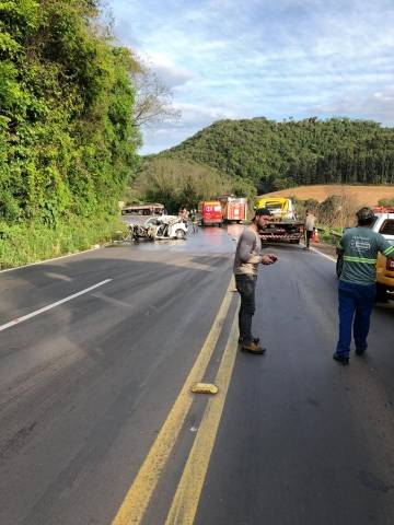 Dois acidentes no intervalo de 20 minutos matam três pessoas na RS-324 - foto 3