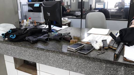 PRF prende suspeitos de integrar
quadrilha de assalto a banco - foto 5