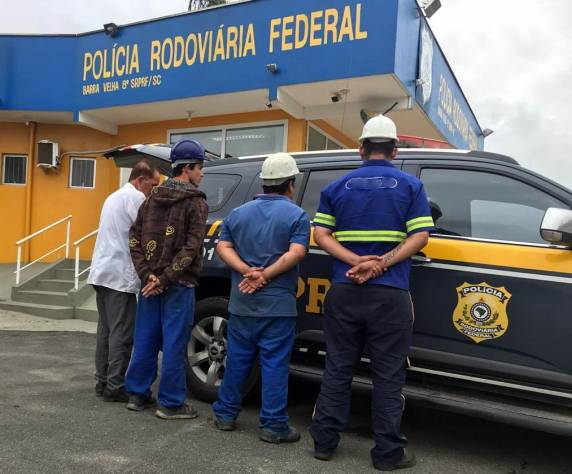 Quadrilha que furtou casal de idosos em
Tubarão é presa na BR 101 em Barra Velha - foto 2