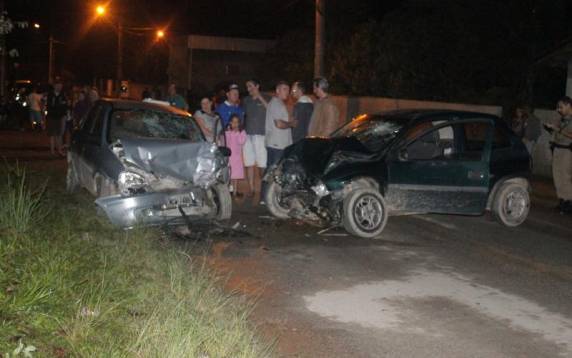 Menor provoca acidente com 4 vítimas
graves em Guabiruba - foto 3