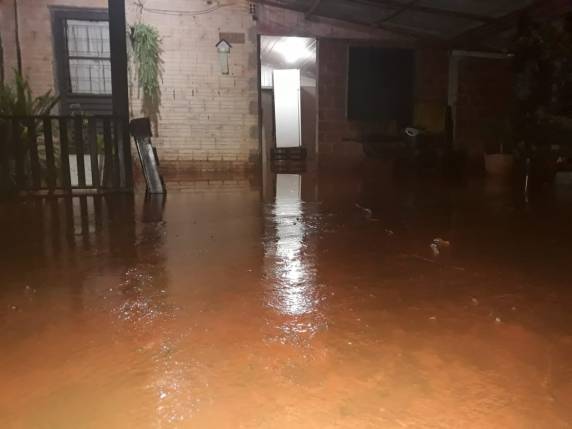 Famílias enfrentam problemas após chuvas em Tucunduva - foto 3