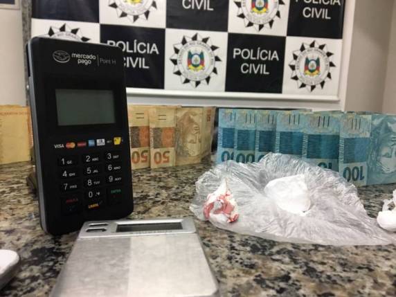 Operação Fundo
Falso prende quatro pessoas por tráfico em Santo Ângelo - foto 2