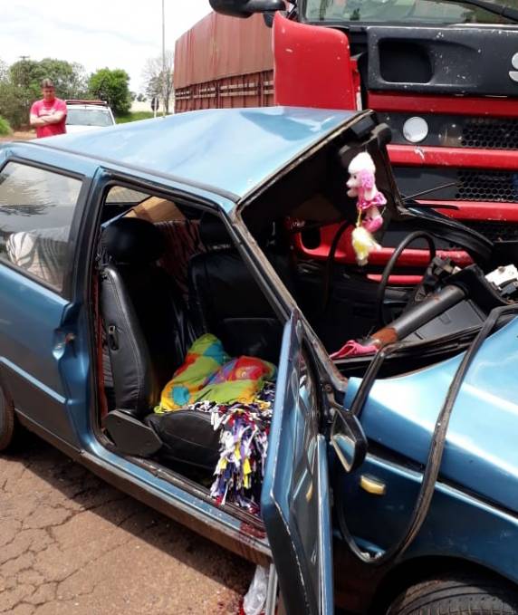 Grave acidente envolve automóvel e carreta na RS 342, no trevo de Catuípe - foto 4