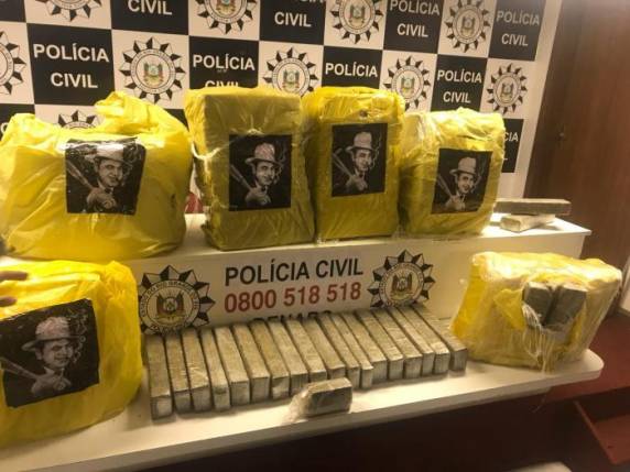 Droga 

foi encontrada no forro de casa usada como depósito por facção criminosa