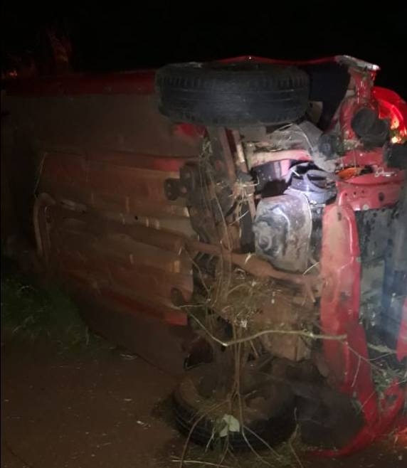 Veículo capota após atropelar um cavalo na RS 342 em Ijuí - foto 2