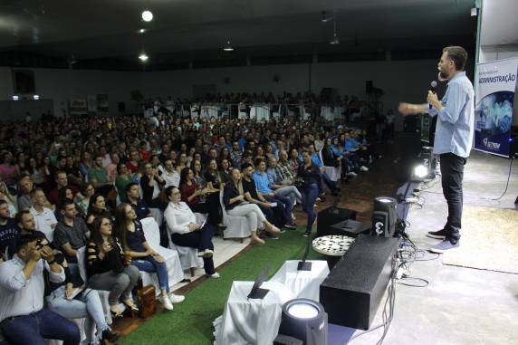 Paternidade, tecnologia, inovação e futuro marcam palestra de Piangers em Três de Maio - foto 2