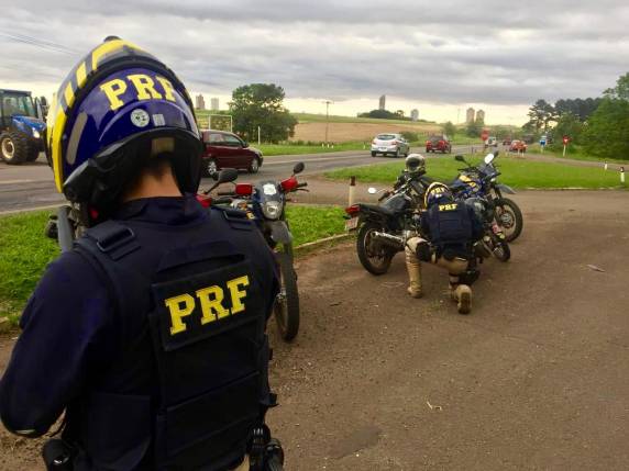 Desta vez, foi flagrada uma motocicleta com débitos de R$ 85.089,63. O 

primeiro flagrante havia ocorrido pela manhã, um Fiat Uno com R$ 79.850,34