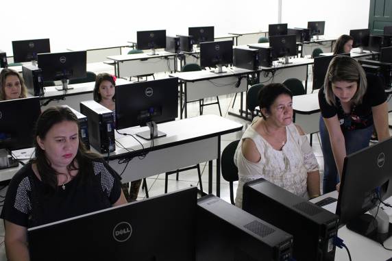 A formação tem 20 horas de duração, é gratuita e terá aulas nas noites de segundas-feiras e quintas-

feiras
