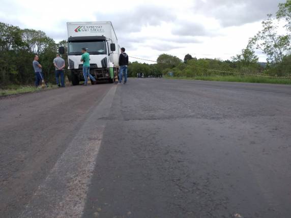 Jovem morre em colisão frontal na BR 472 entre Três de Maio e Santa Rosa - foto 5