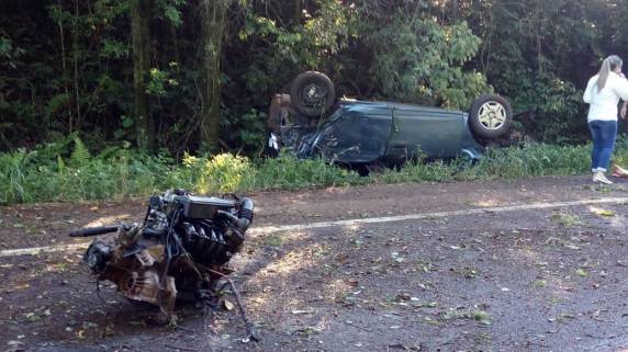 Jovem fica ferido em capotagem de veículo na RS 342 em
Independência - foto 9