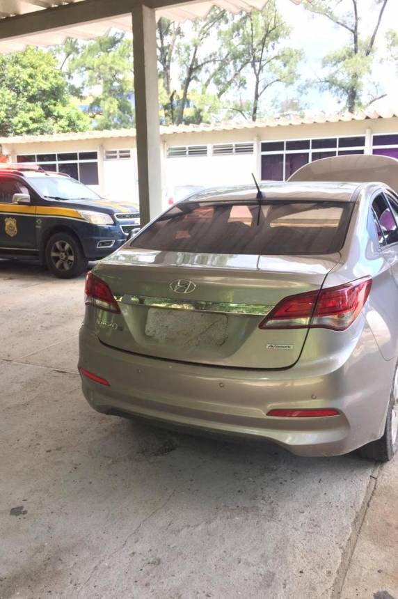 PRF recupera no mesmo dia na BR 101 em São José dois automóveis roubados e prende quatro envolvidos - foto 3