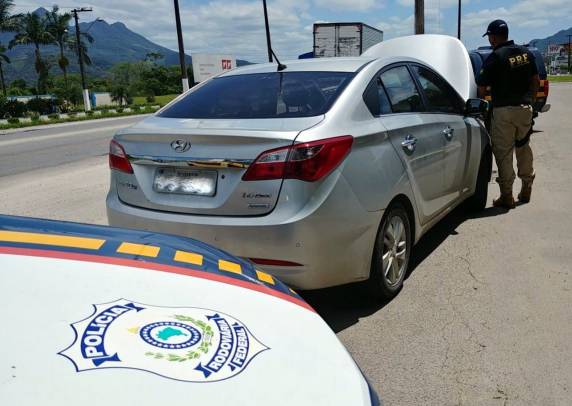 Carro roubado no Rio Grande do Sul e posteriormente clonado é recuperado na BR 280 em Guaramirim - foto 3