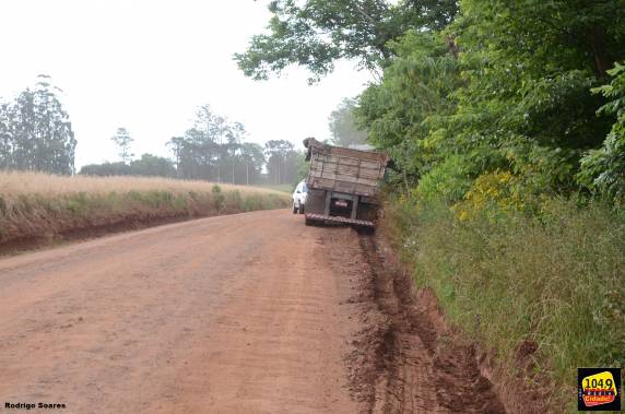 Carreta furtada em Ijuí é abandonada entre Ibirubá e 

Fortaleza dos Valos - foto 2