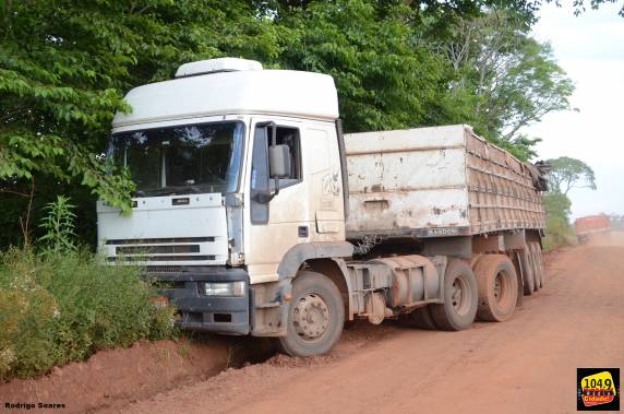 Carreta furtada em Ijuí é abandonada entre Ibirubá e 

Fortaleza dos Valos - foto 4