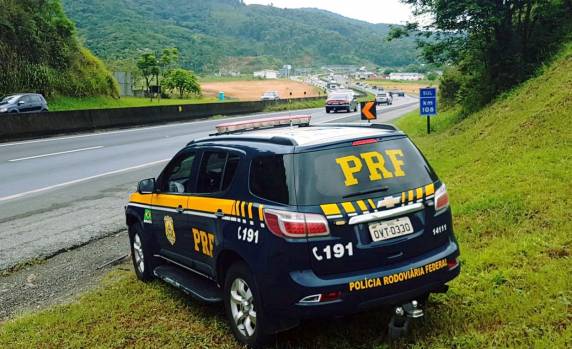 PRF inicia Operação Finados em
rodovias de Santa Catarina - foto 3