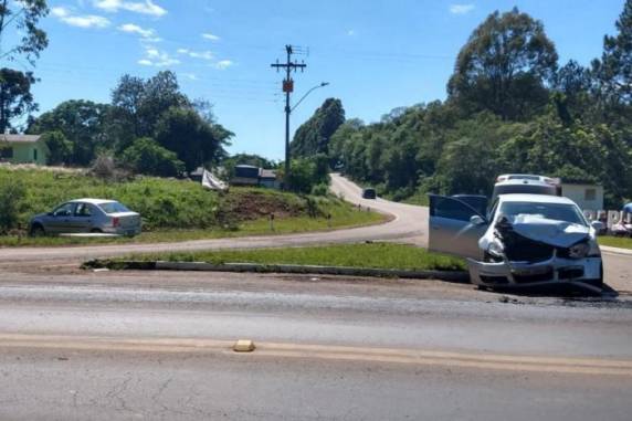 Vítima, identificada como Terezinha 

Dalbosco, era passageira de um Logan que colidiu em um Jetta na altura do km 218 da rodovia