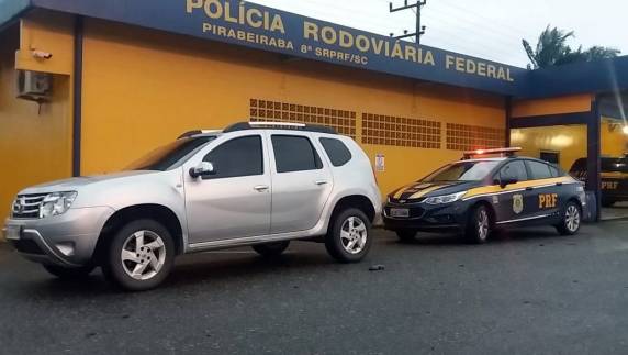 SUV roubada no Paraná e posteriormente clonada é recuperada na BR 101 em Joinville - foto 3