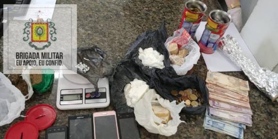 Casal é preso pela BM por tráfico
de drogas em Ijuí - foto 2