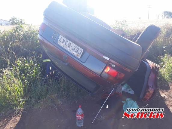 Mulher e criança
ficam feridos após capotagem de veículo na RS 342 em Independência - foto 2