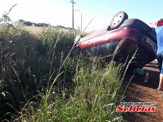 Mulher e criança
ficam feridos após capotagem de veículo na RS 342 em Independência - foto 6