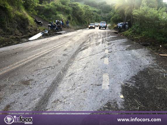 Caminhão tomba na ERS 591 em Ametista do Sul - foto 4